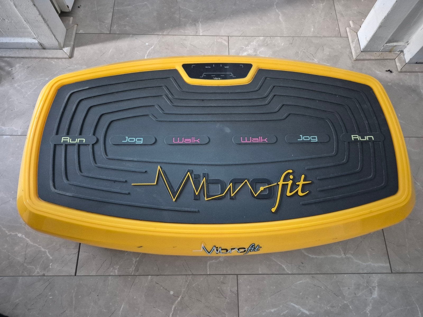 Vibrofit Trilplaat - Gele Vibratieplaat voor Thuis Fitness, Ophalen, Kunststof, Gebruikt, Trilplaat