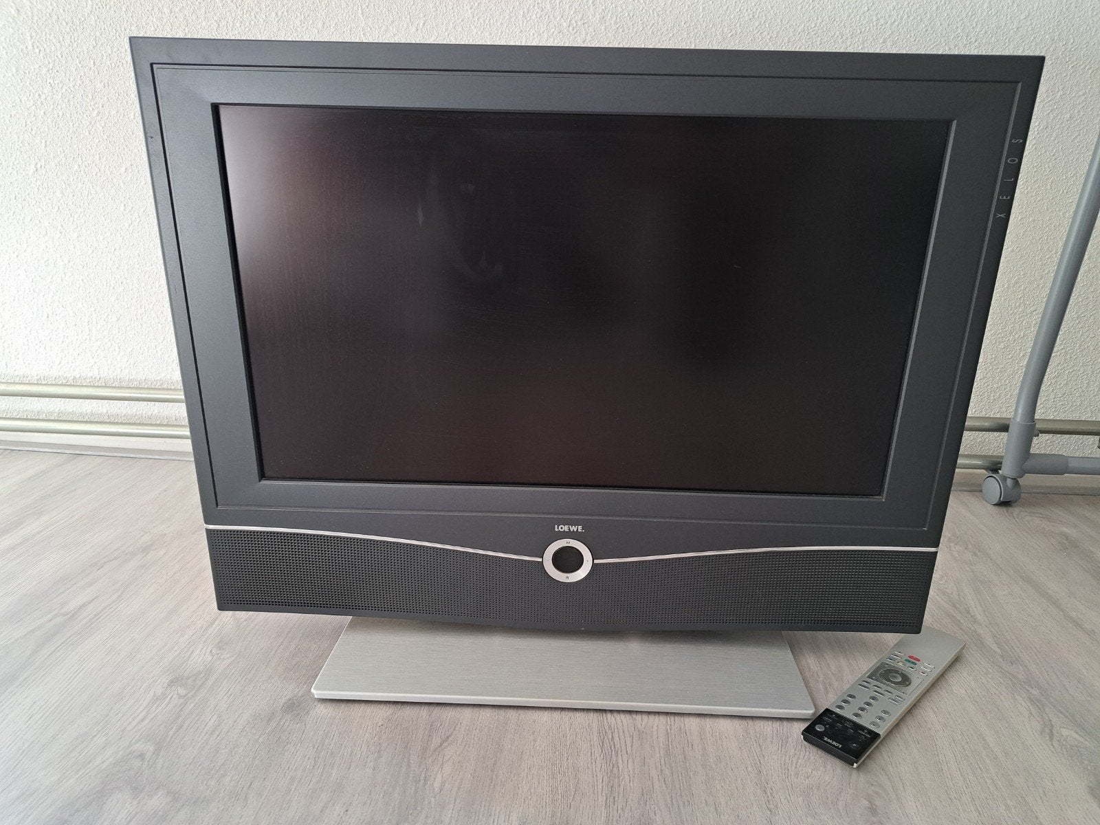 Loewe Xelos LCD TV met afstandsbediening, Gebruikt, 50 Hz, 60 tot 80 cm, Ophalen