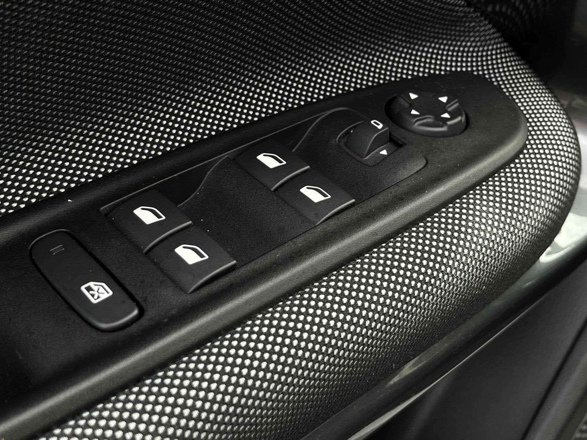 Fiat 600 1.2 Hybrid Urban | Apple-Android | Cruise control |, 145 pk, Gebruikt, 1199 cc, Wit