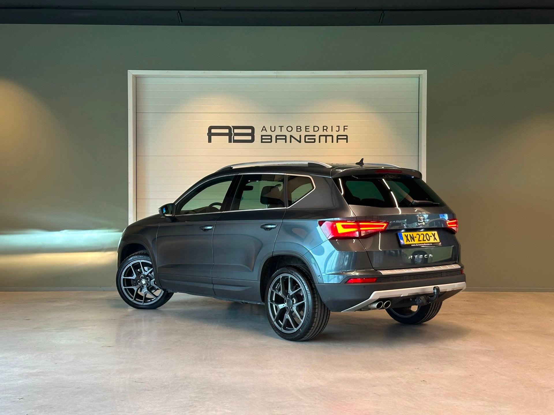Seat Ateca 1.4 EcoTSI AUTOMAAT XCELLENCE|360 CAMERA|NAVIGA, Auto's, Dealer onderhouden, Gebruikt, 4 cilinders, 1600 kg