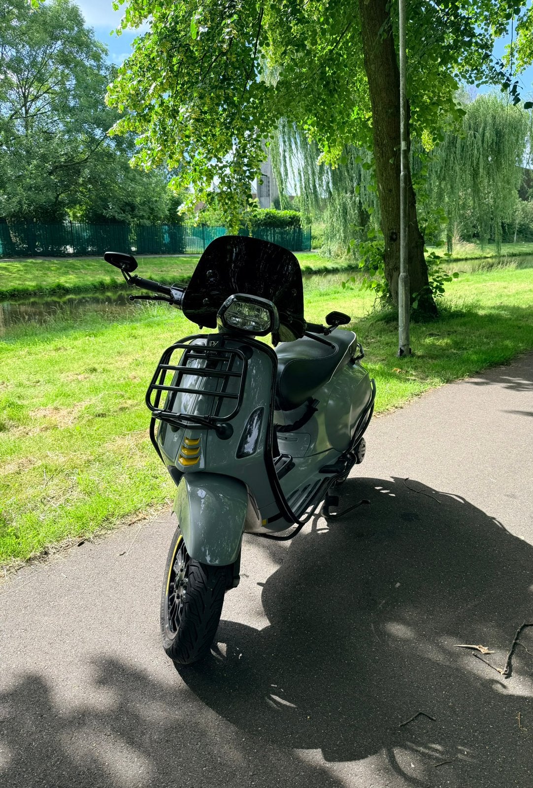 Vespa Sprint 80cc 2020 | Moet Snel Weg!, Fietsen en Brommers, Ophalen, Maximaal 45 km/u, Vespa S, Zo goed als nieuw