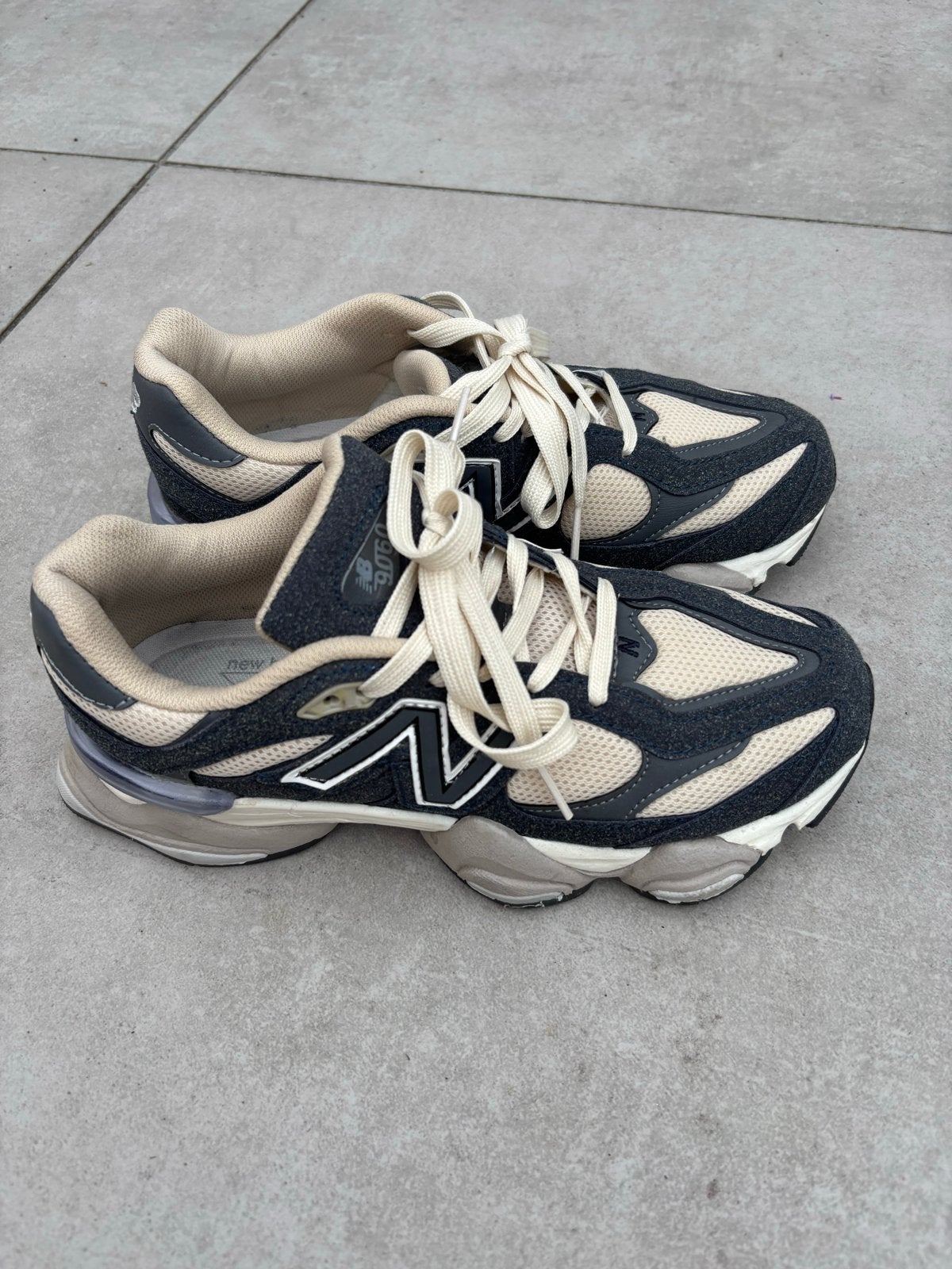 New Balance 9060  - Zo goed als nieuw, Ophalen of Verzenden, Zo goed als nieuw, Grijs, Sneakers of Gympen