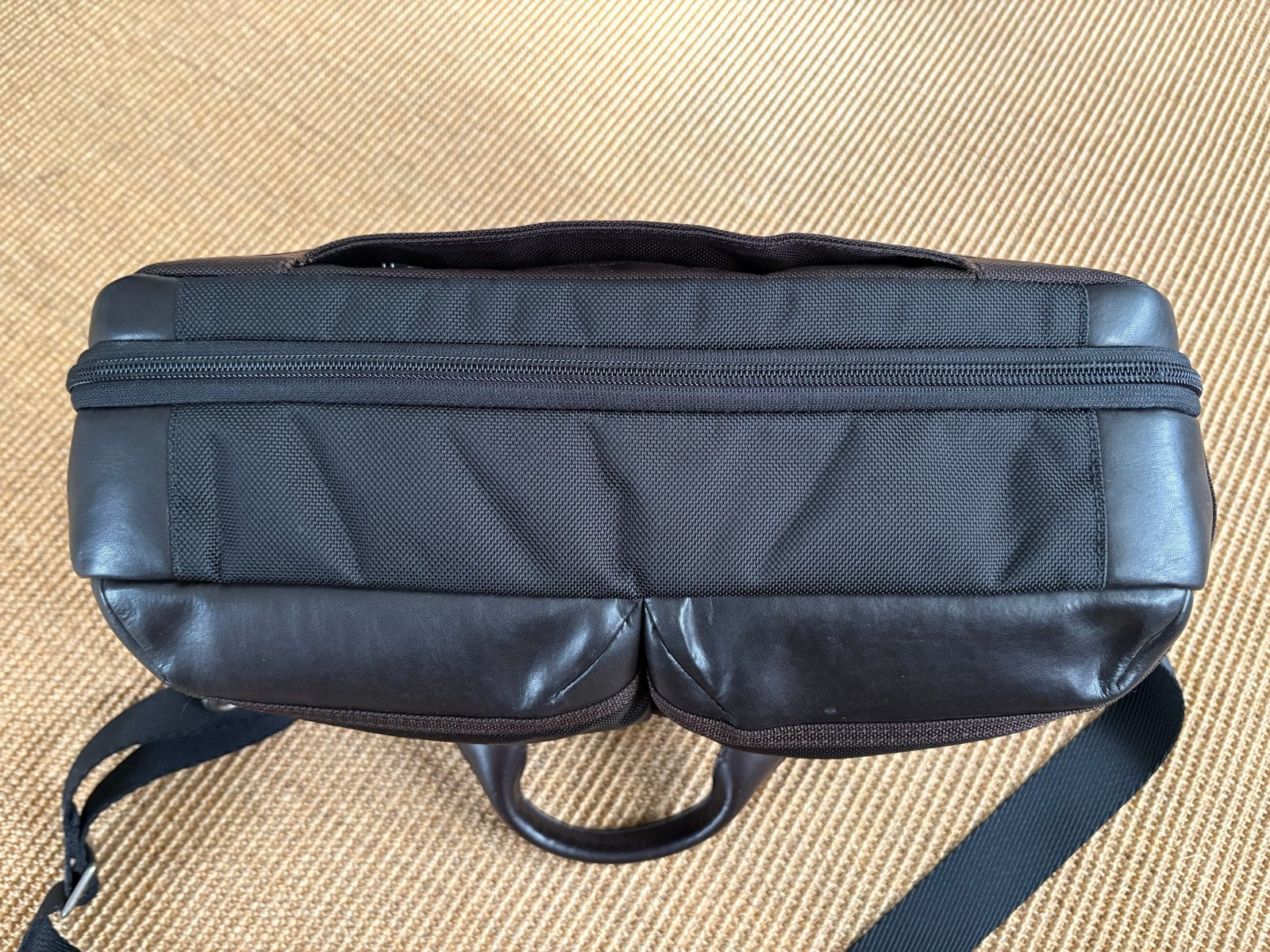 Foto 6 van Tumi Laptoptas - Bruin/Zwart, Zo goed als nieuw
