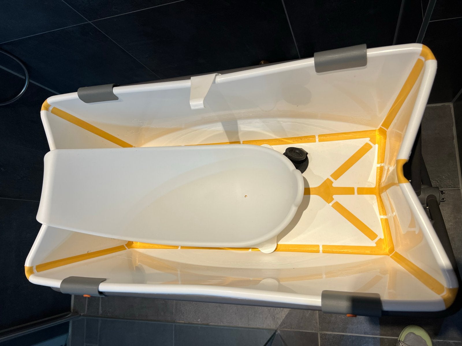 Stokke Flexi Bath Badje met standaard en newborn inzet, Ophalen, Zo goed als nieuw, Badje