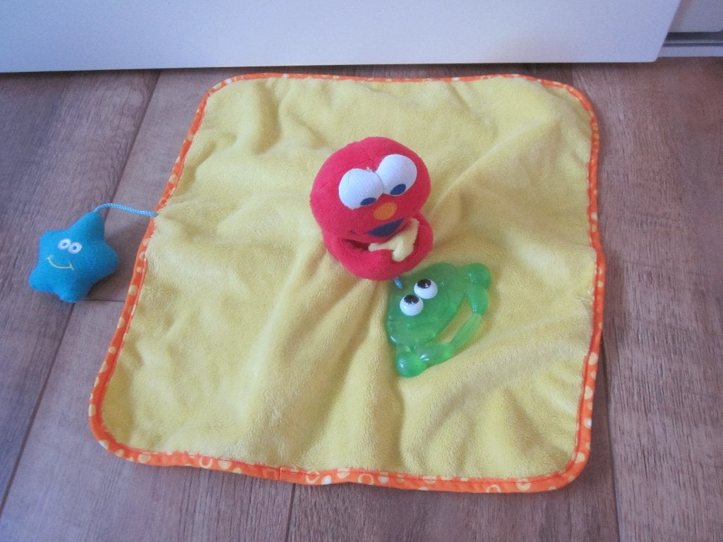 Sesamstraat gele grote pluche knuffeldoek Elmo met knuffels, Kikker, Overige merken, Overige karakters, Ophalen of Verzenden
