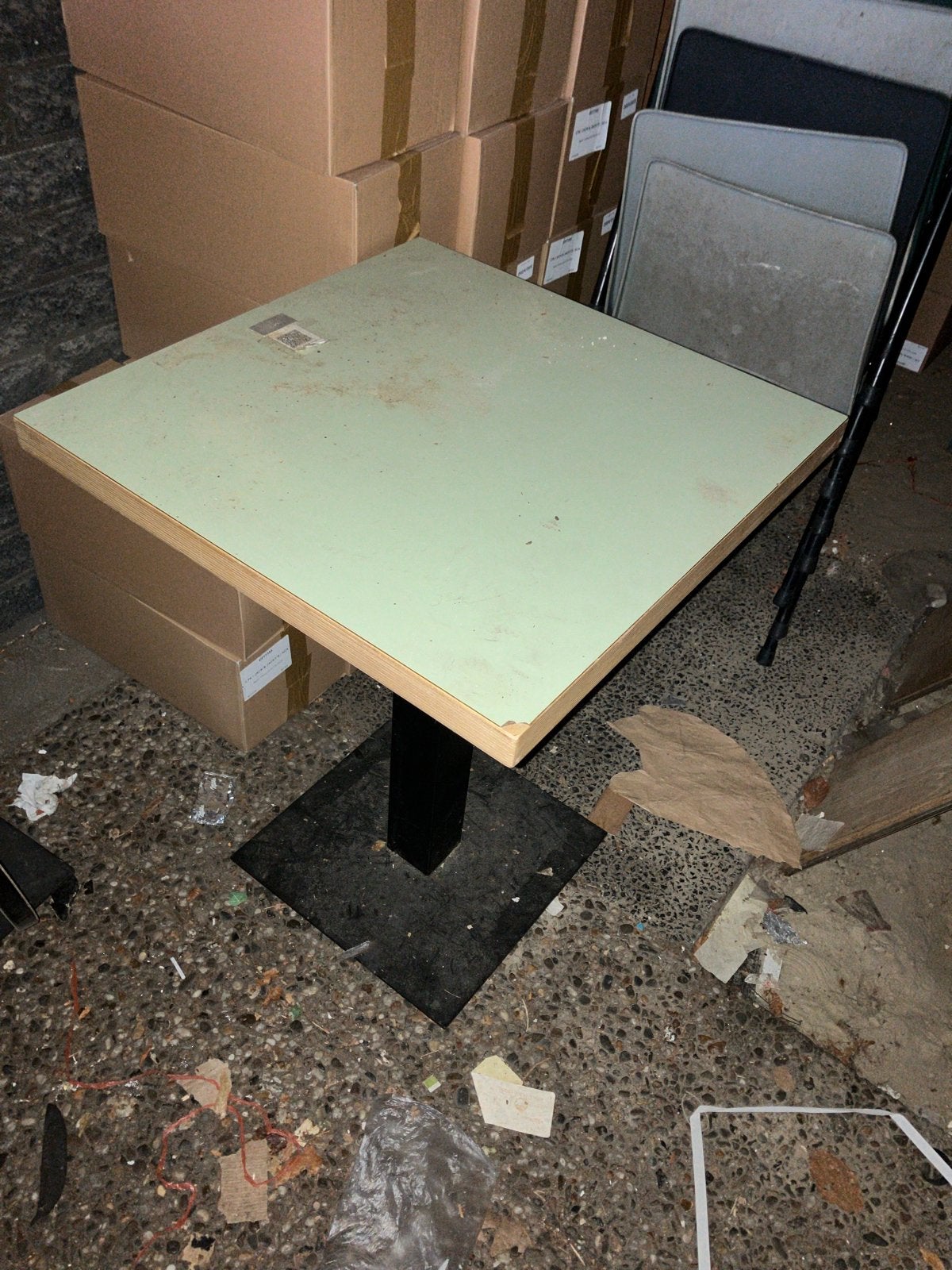 Gratis 3 tafels 60 x 60 cm, Ophalen, Gebruikt, Vierkant, Tot twee personen