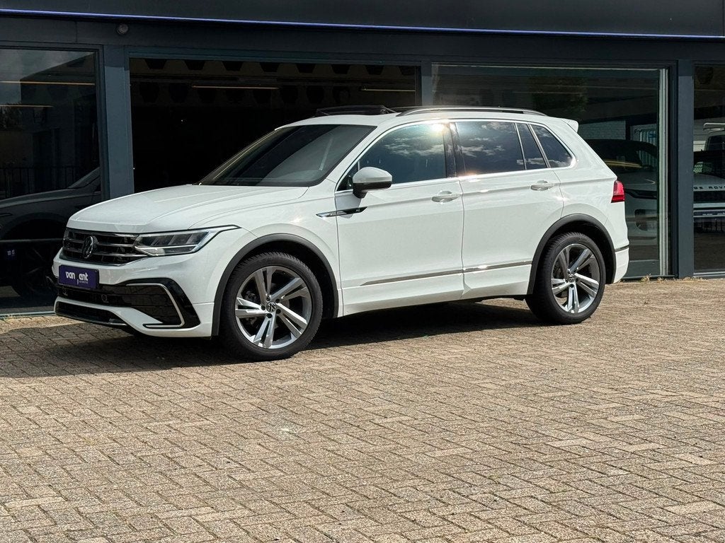 Volkswagen Tiguan 1.5 TSI R-Line Volkswagen Tiguan | 3 X R |, Auto's, Automaat, 150 pk, 1446 kg, Bedrijf