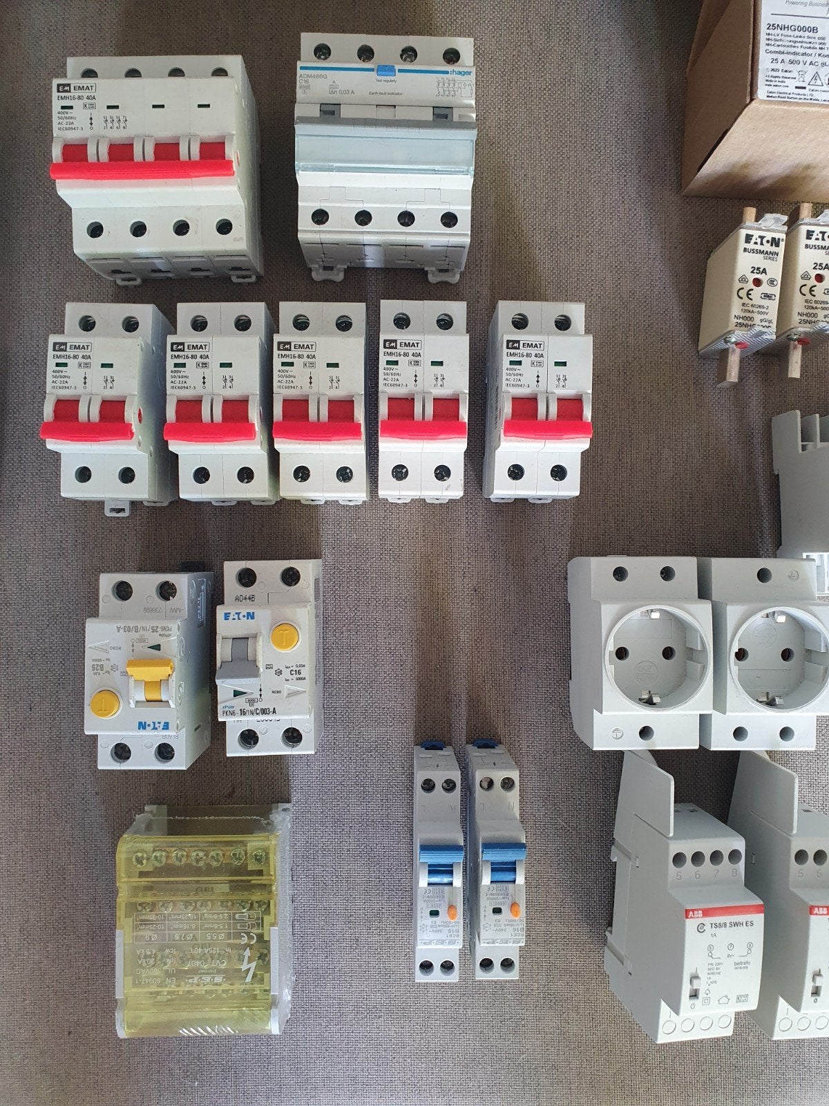 Aardlekschakelaars. Stoppenkast. Installatieautomaten, Ophalen of Verzenden, Overige typen
