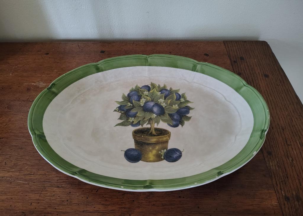 Schaal, Italiaans aardewerk, pruim decor, vintage, Huis en Inrichting, Keuken | Servies, Gebruikt, Ophalen of Verzenden, Schaal of Schalen