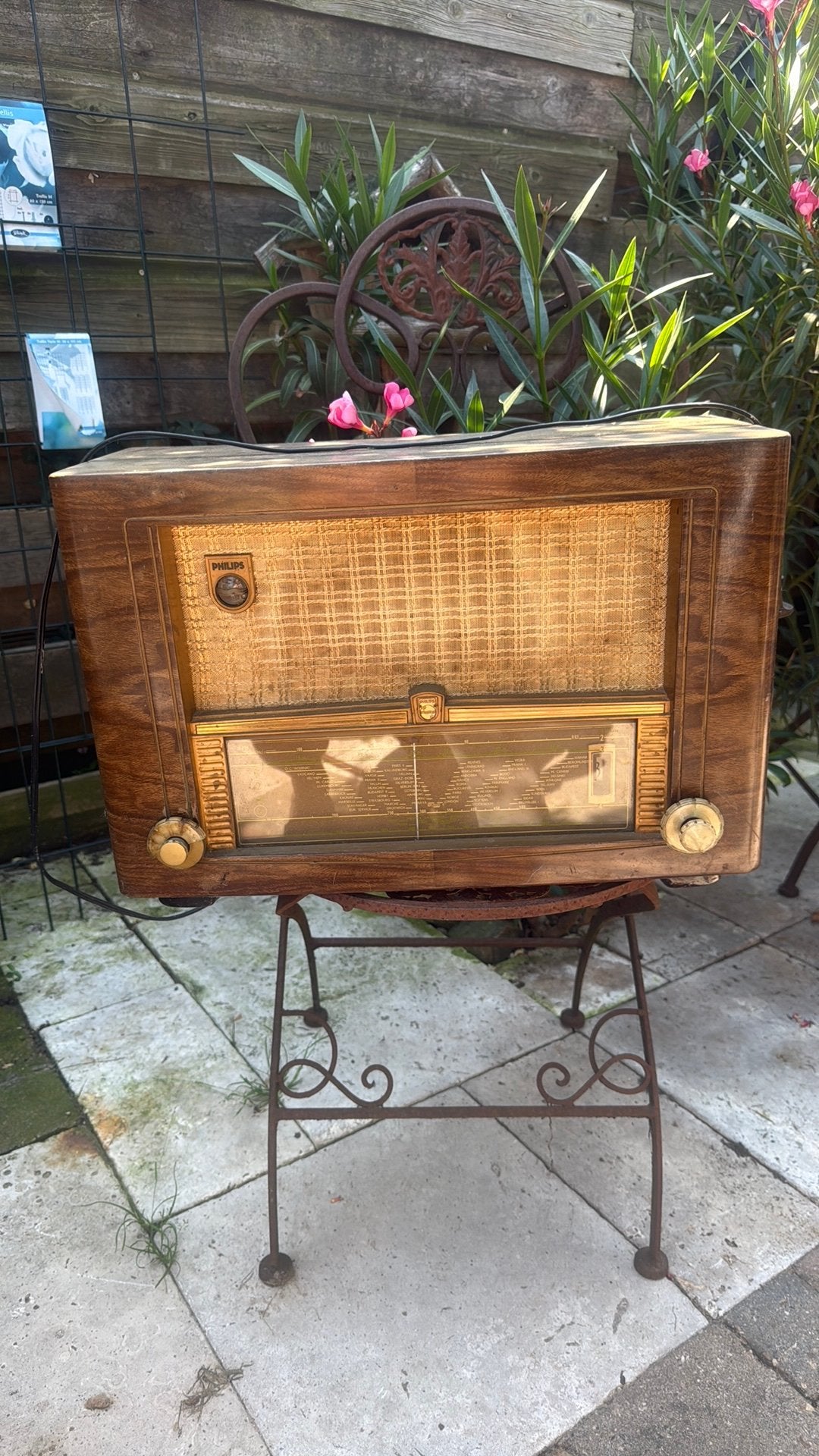Antieke Philips radio, Ophalen