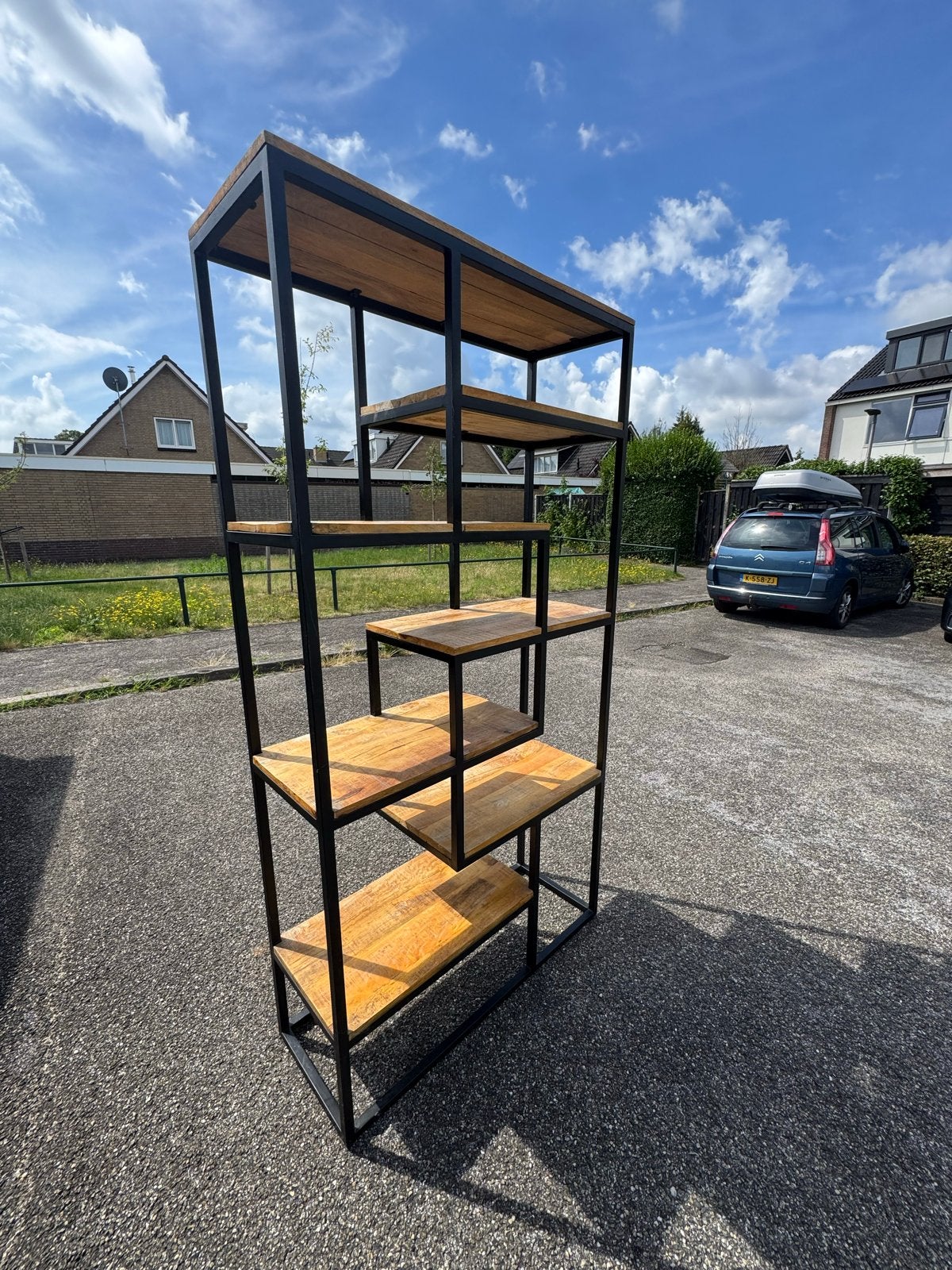 Vakkenkast Kyan Zwart Metaal en Houten Planken, Ophalen, Met plank(en), 50 tot 100 cm, Zo goed als nieuw