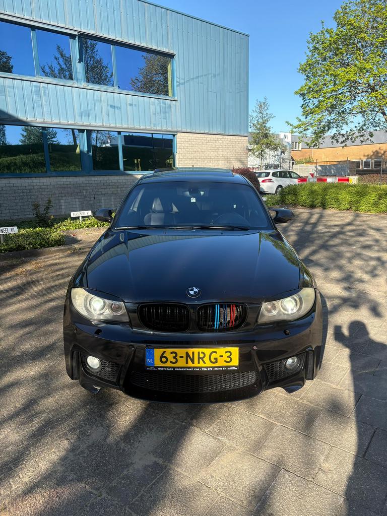 INJECTOR DEFECT BMW 1-Serie 1.6 116 3DR 2007 Zwart M PAKKET, Auto's, 1-Serie, Achterwielaandrijving, 1599 cc, 4 cilinders