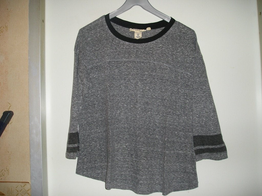 Dameskleding: Grijze top, mt S, met zwarte bies, H&M, Ophalen of Verzenden, Zo goed als nieuw, Lange mouw