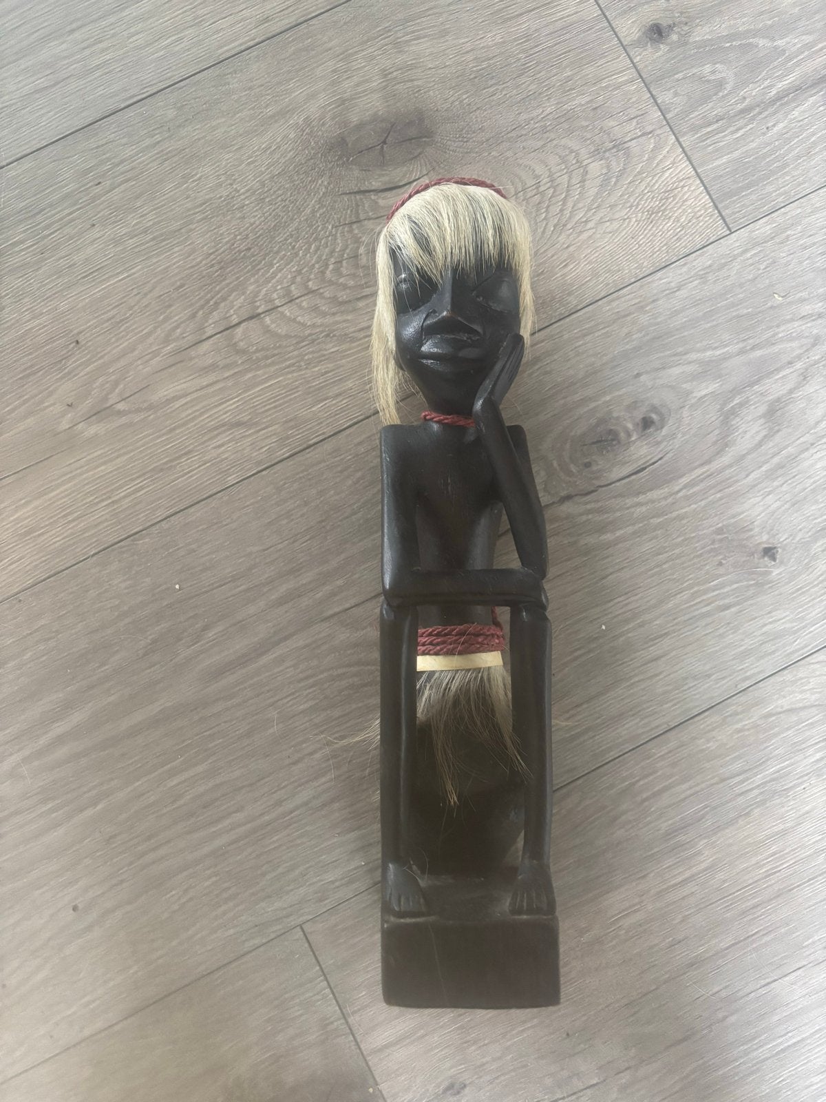 Houten Afrikaans Beeldje - Zittende Denker, Antiek en Kunst, Kunst | Beelden en Houtsnijwerken, Ophalen, Minder dan 20 cm, Handgemaakt