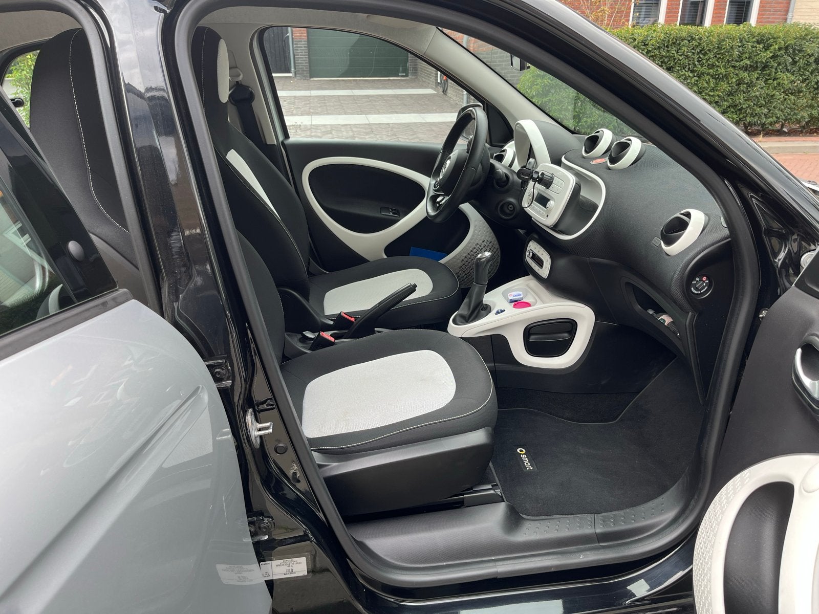 Foto 7 van Smart ForFour 1.0 52KW 2016 Grijs