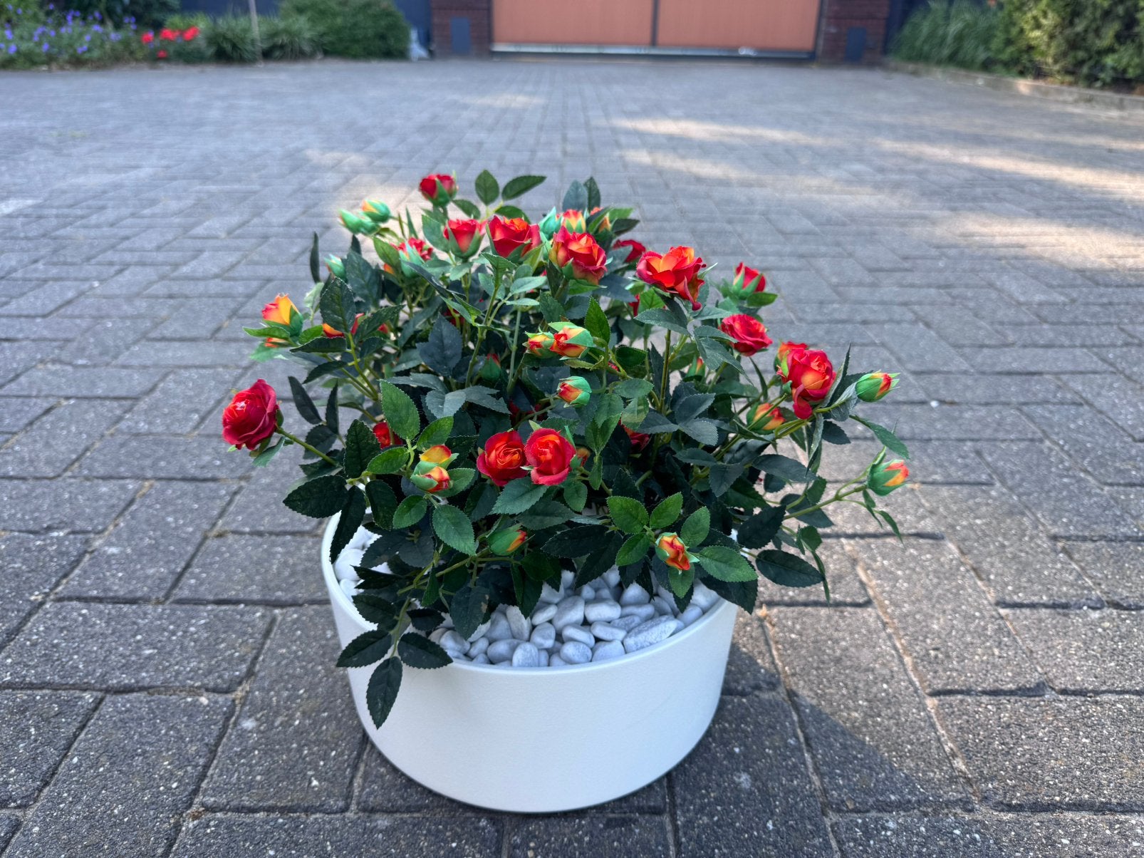 Kunstbloemen rozenstruik met pot, Huis en Inrichting, Woonaccessoires | Kunstplanten en Kunstbloemen, Ophalen, Zo goed als nieuw