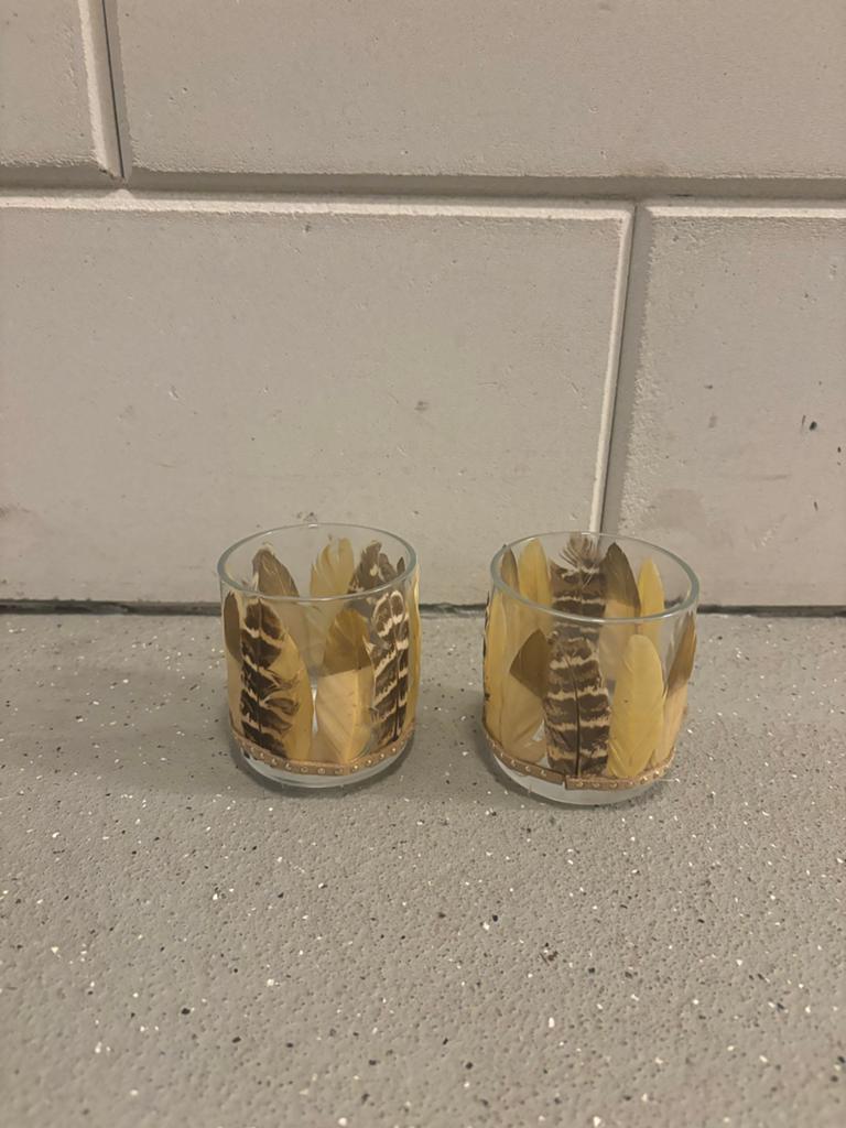 Glazen waxinehouders met veren, Huis en Inrichting, Overige materialen, Bruin, Ophalen of Verzenden, Zo goed als nieuw