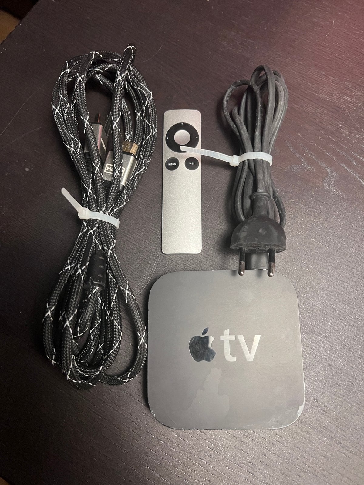Apple TV (3e generatie, model A1469) – inclusief HDMI-kabel, Ophalen of Verzenden, Gebruikt, HDMI