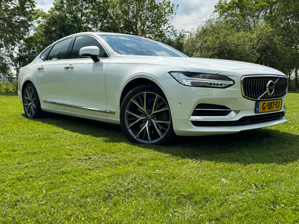 Volvo S90 T8 407pk Inscription B&W Winterpack, Auto's, Volvo, Automaat, Parkeerassistent, 4 cilinders, 1969 cc