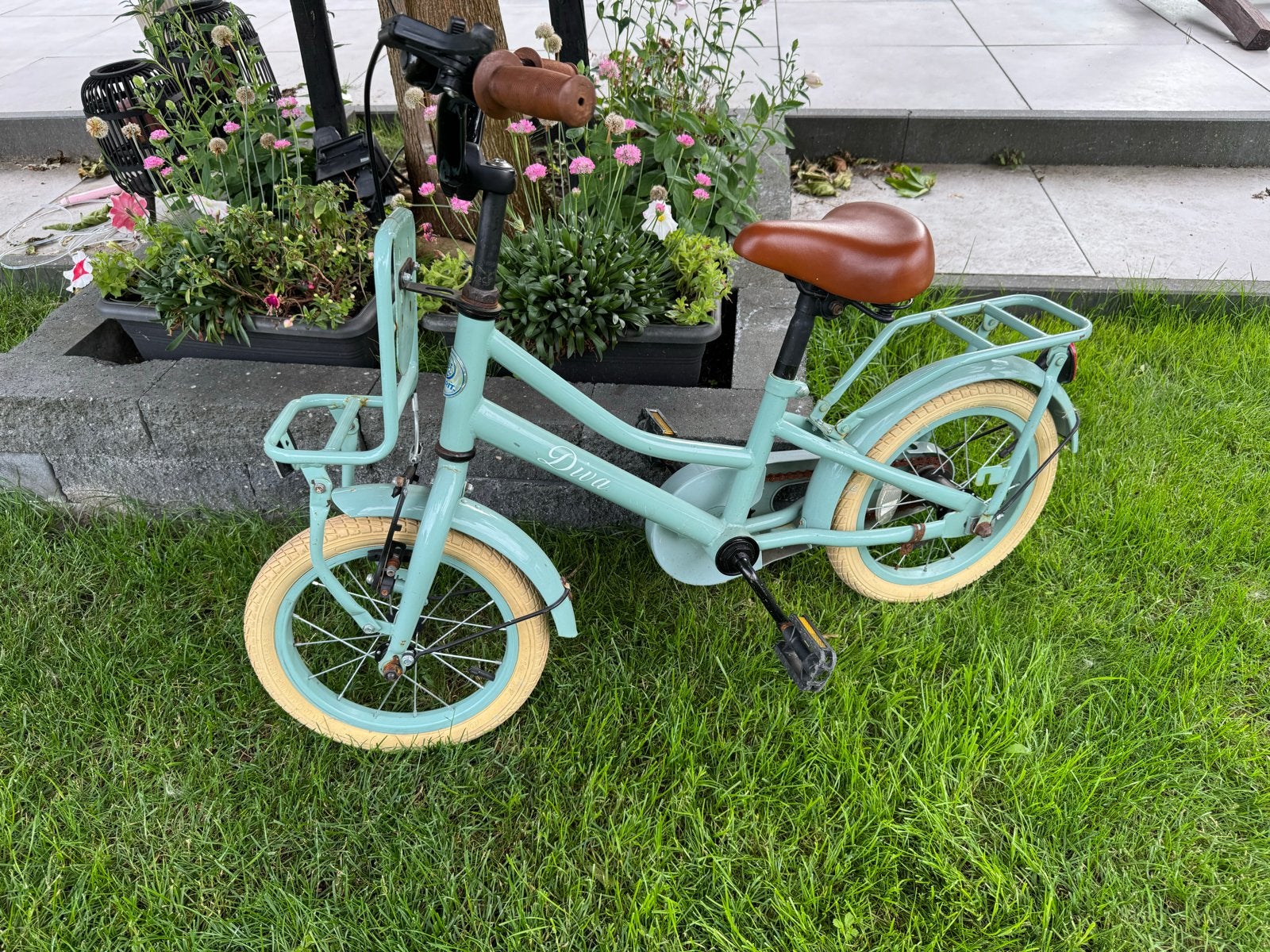 Leuke kinderfiets Diva 14 inch, Fietsen en Brommers, Fietsen | Kinderfietsjes, Ophalen, Gebruikt, Velgrem, Minder dan 16 inch