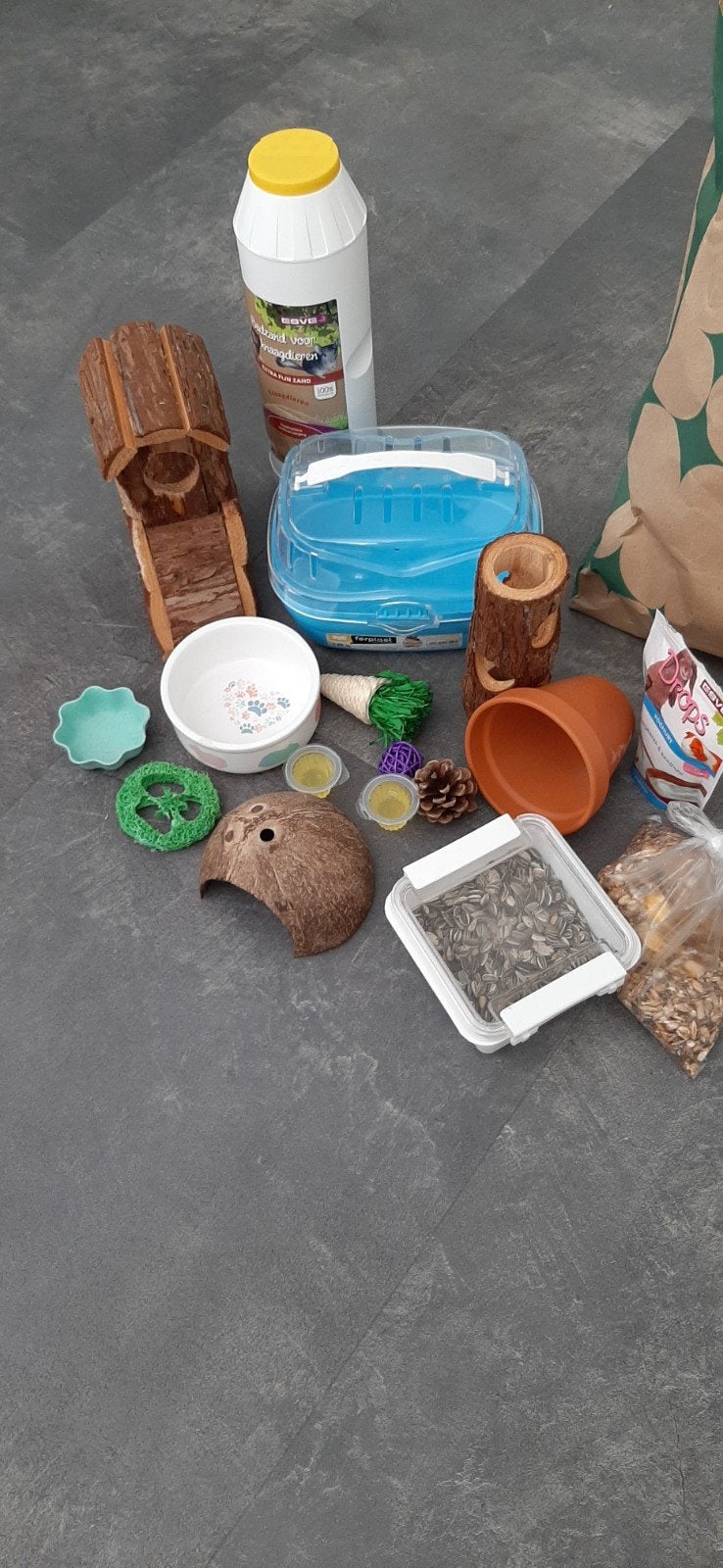 hamster pakket voer, speeltjes en vervoersbakje en nog meer, Ophalen of Verzenden, Gebruikt