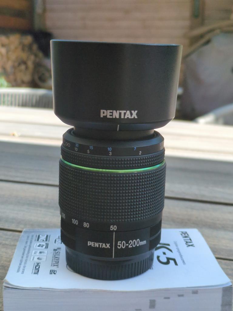 Pentax SMC-DA 50-200mm ED WR lens met UV-filter, Ophalen of Verzenden, Zo goed als nieuw, Telelens, Zoom