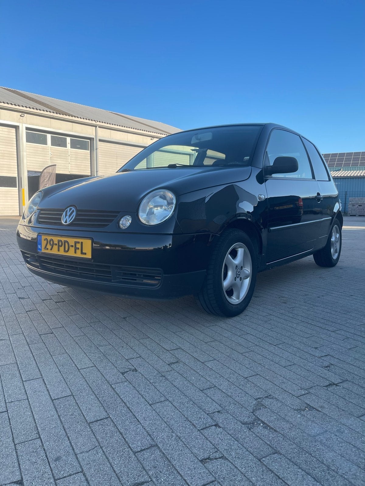 Volkswagen Lupo 1.4 44KW 2004 Zwart, Voorwielaandrijving, 450 kg, 31 €/maand, 4 cilinders