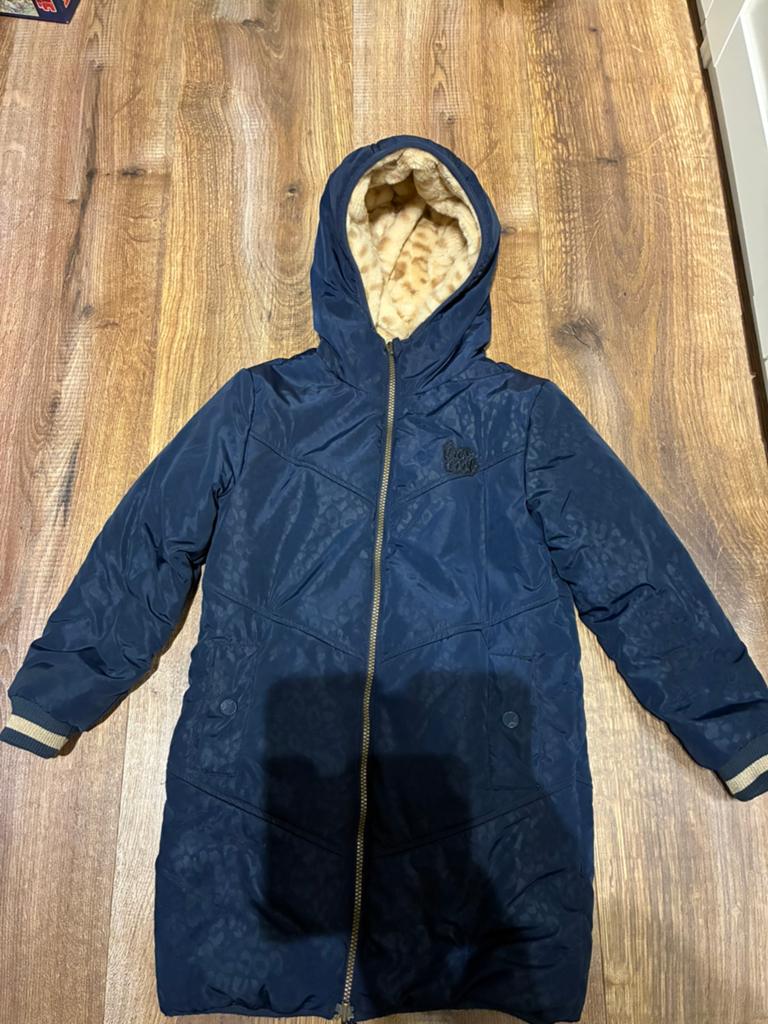 Winterjas meisje maat 128 2 kanten draagbaar, Kinderen en Baby's, Kinderkleding | Maat 128, Ophalen, Zo goed als nieuw, Meisje