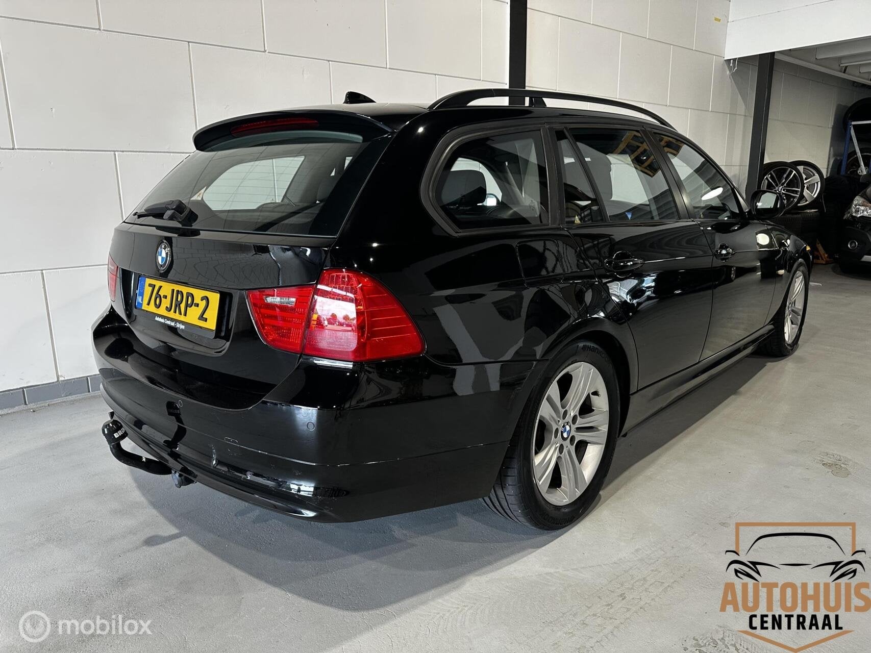 Foto 4 van BMW 3-serie Touring 318i Business Line*NwAPK*Trekhaak*Navi