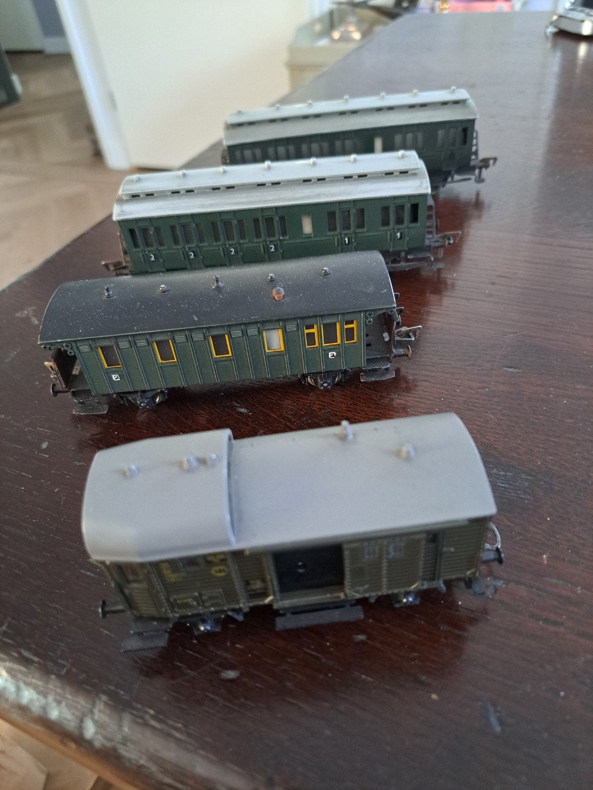 Fleischmann wagons: 3 personenwagons en 1 sluitwagon, Hobby en Vrije tijd, Ophalen of Verzenden, Gebruikt, Wagon, Fleischmann