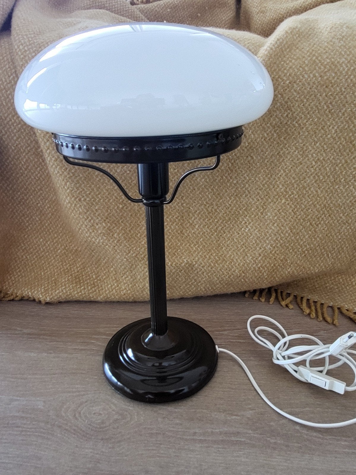 Vintage Strindberg tafellamp met melkglas, Ophalen of Verzenden