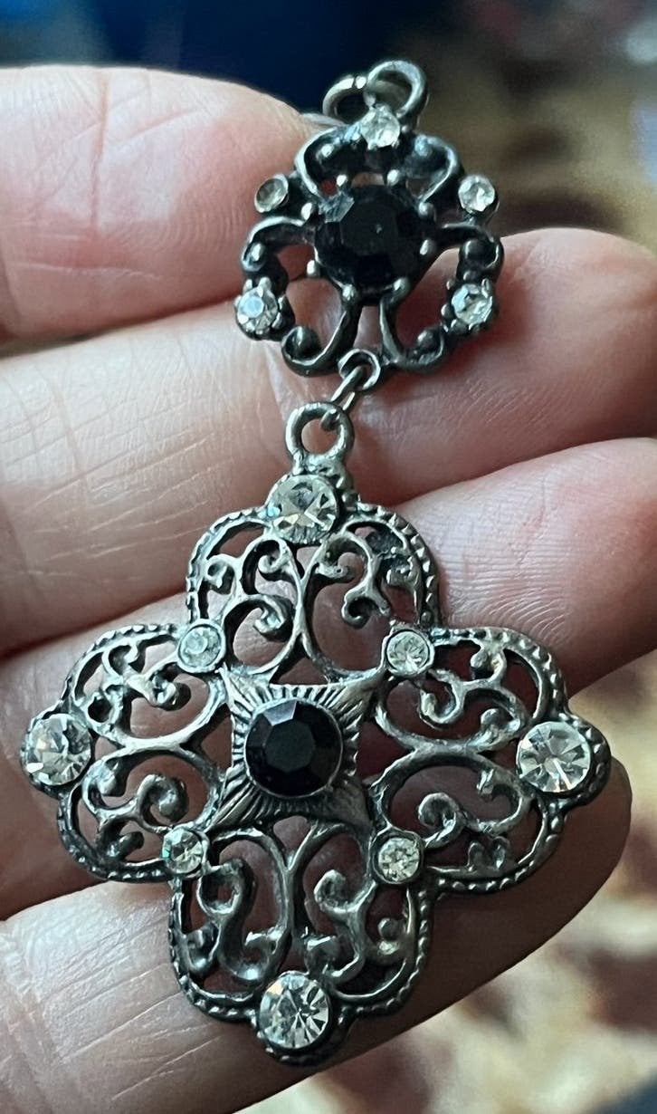 Antiek Bewerkte Kettinghanger met Zwarte Granaat?, Sieraden, Tassen en Uiterlijk, Antieke sieraden, Ophalen of Verzenden, Overige materialen