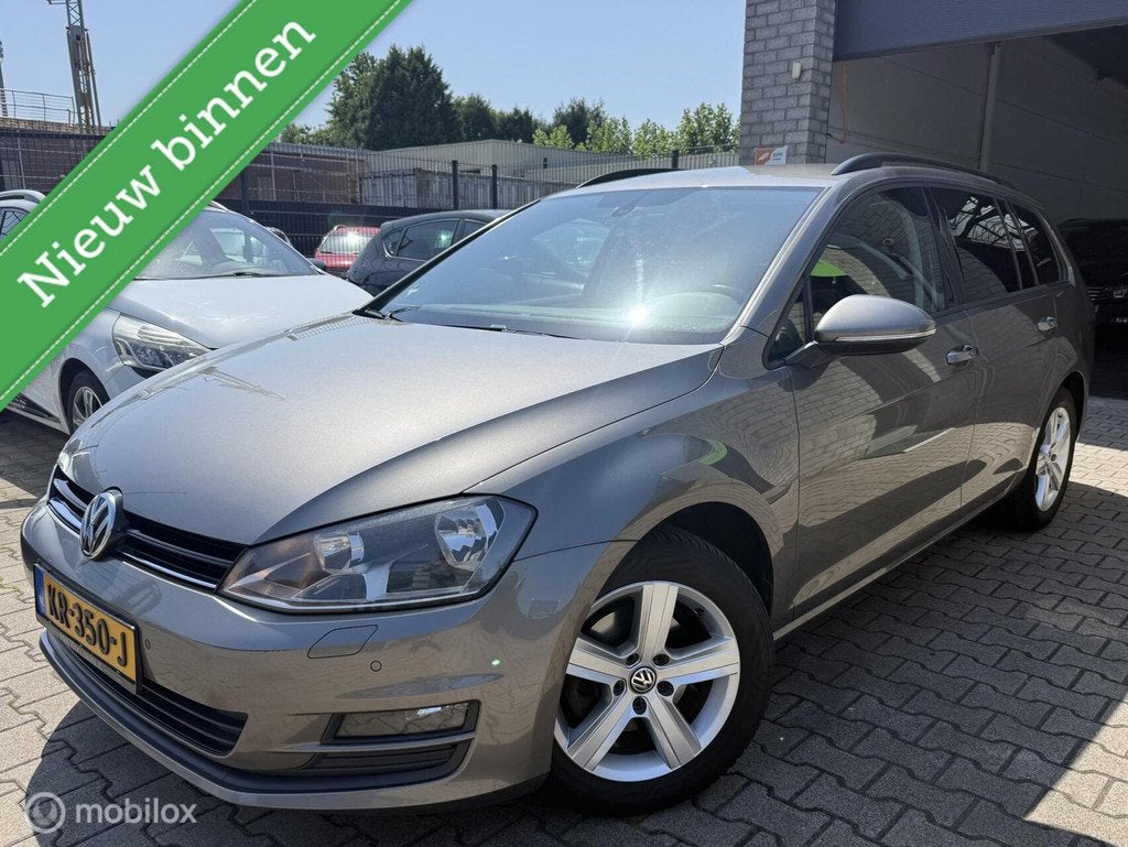 Volkswagen Golf Variant 1.6 TDI Highline /AUT /Dealer onderh, Auto's, Volkswagen, Euro 5, Gebruikt, 4 cilinders, 700 kg