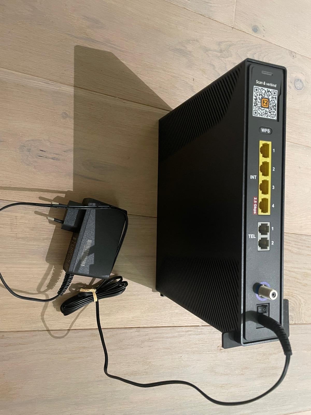 Sagemcom Ziggo Connectbox Router met Modem, Computers en Software, Routers en Modems, Ophalen of Verzenden, Zo goed als nieuw