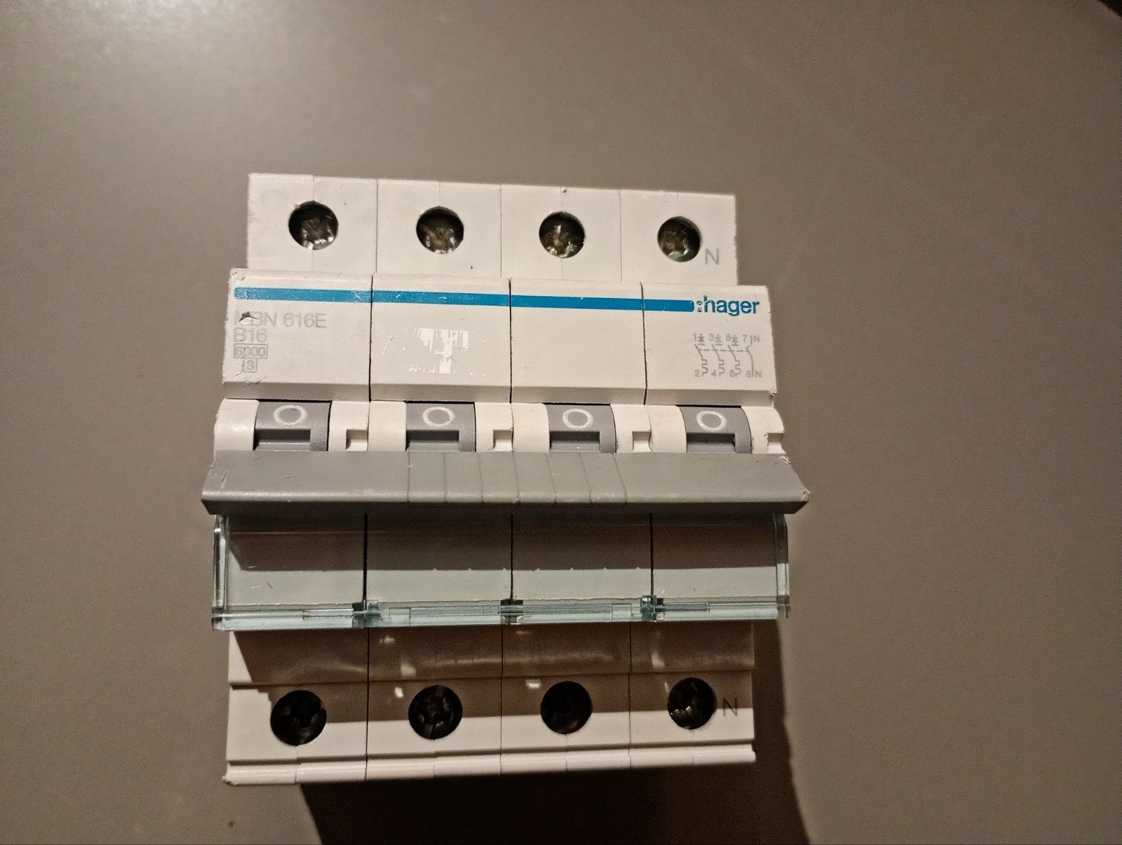 Schakelaar Hager MBN 616E B16, Ophalen of Verzenden, Zo goed als nieuw, Hager, Schakelaar