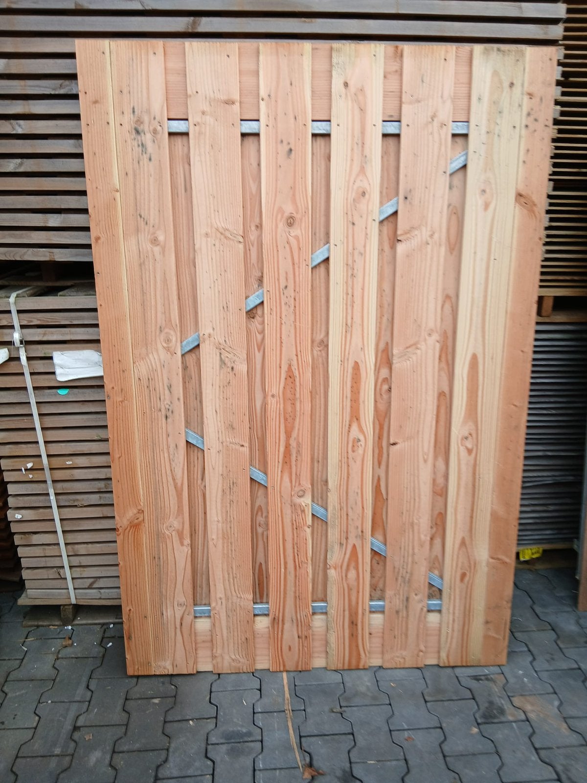 Douhlas poort met ijzeren frame 1.30 m br. X 1.95 m h Nr 11, Tuin en Terras, Tuinpoorten, Ophalen, Nieuw, 150 tot 200 cm, IJzer