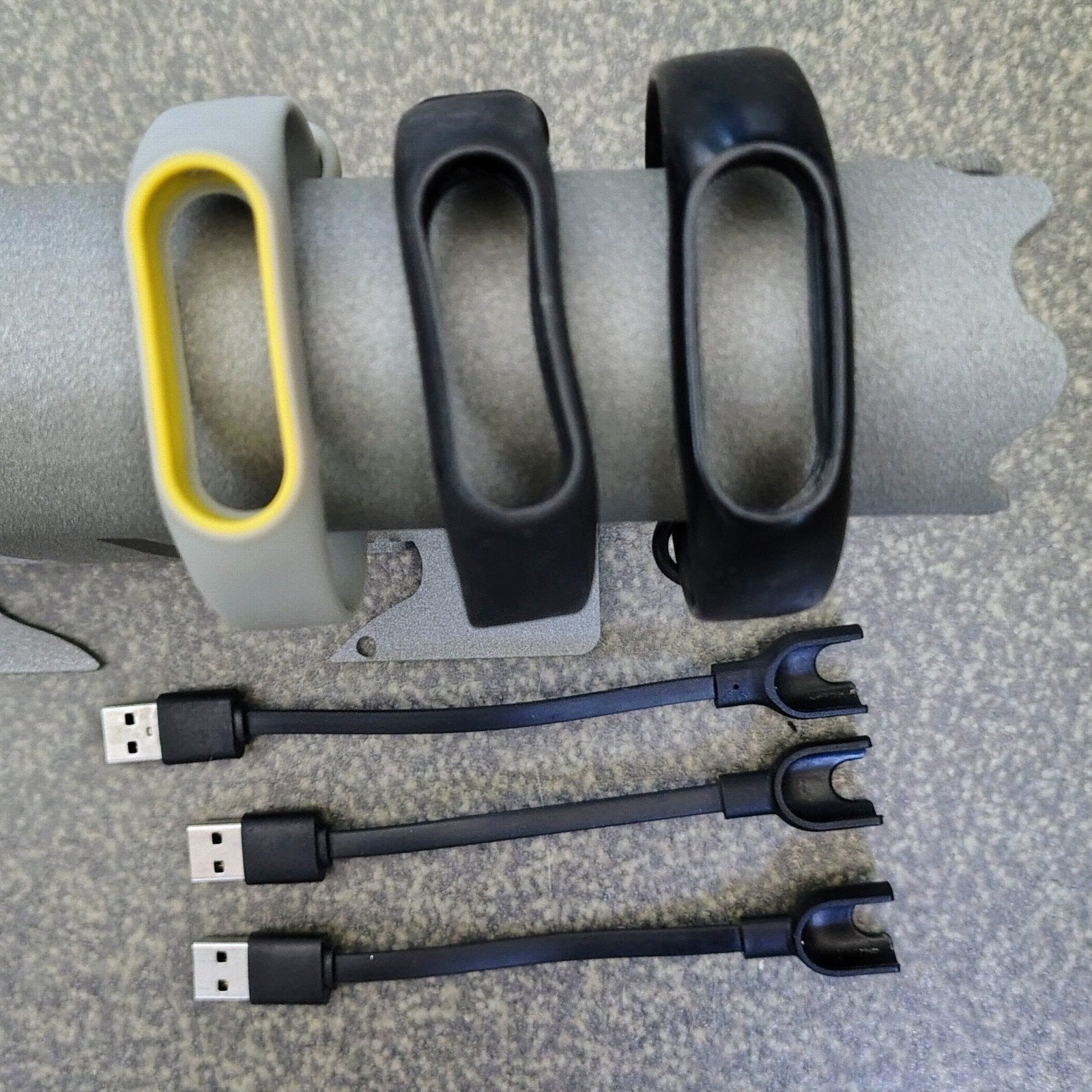 3x Xiaomi Mi band 2. Bandjes en oplaadkabeltjes, Ophalen of Verzenden, Zo goed als nieuw, Xiaomi