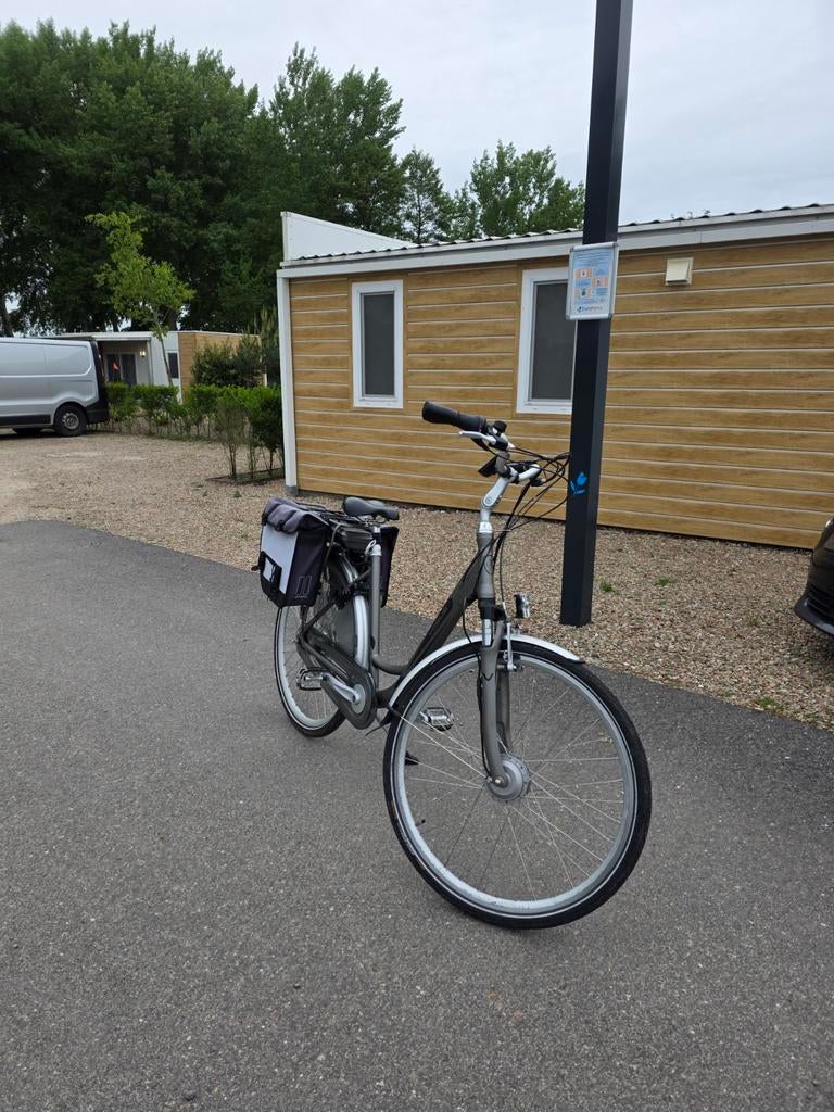 Vogue elektrische fiets - Slechts 855 km gereden!, Ophalen, Zo goed als nieuw, 50 km per accu of meer, Overige merken