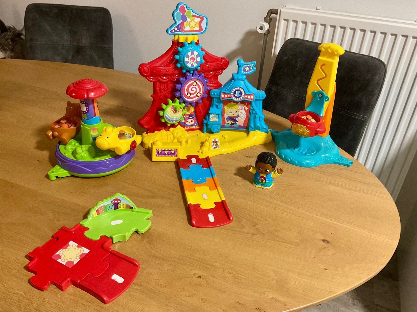 Vtech : Vrolijke Vriiendjes Pretpark - met licht en geluid, Ophalen
