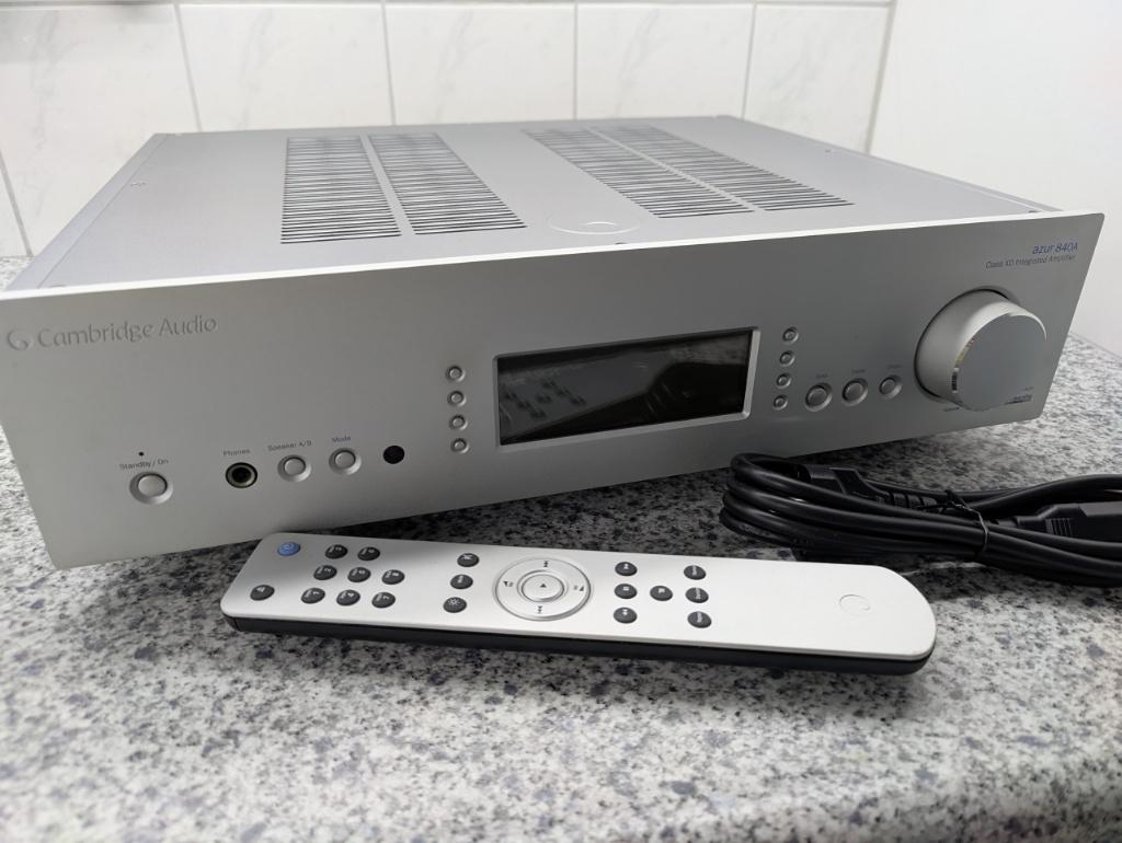 Cambridge Azur 840A V2.0 versterker, Zo goed als nieuw, 120 watt of meer, Stereo, Ophalen