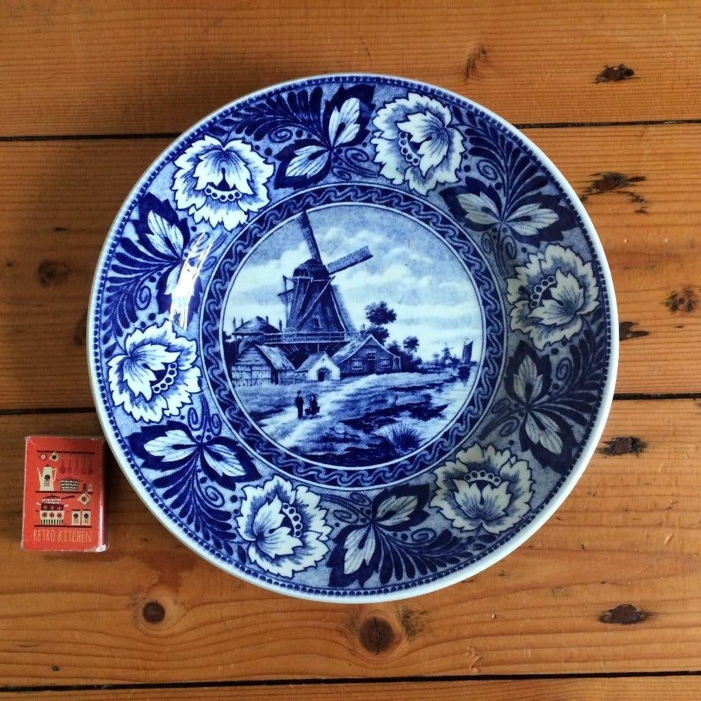 Twee Delfts blauw wandborden & vaas Ram Arnhem Petrus regout, Ophalen of Verzenden
