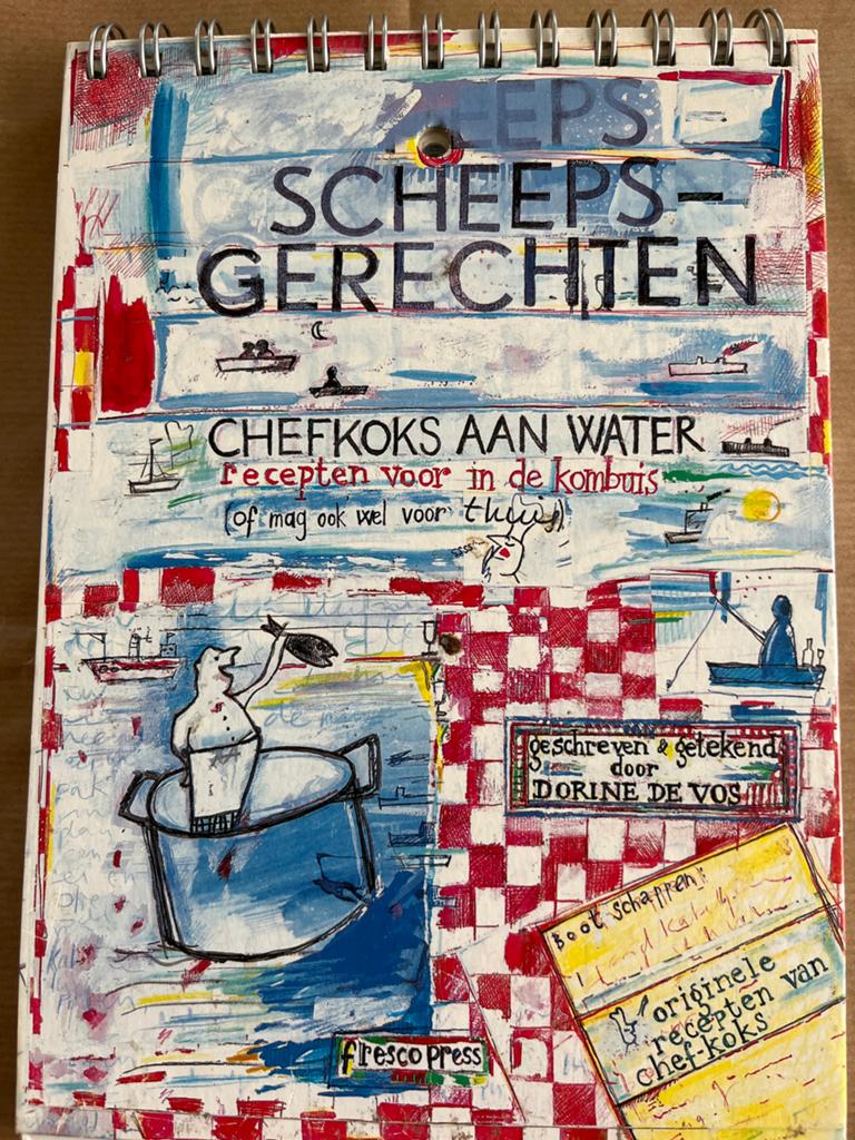 Scheepsgerechten: Chef-kok aan water - Dorine de Vos, Ophalen of Verzenden, Zo goed als nieuw, Overige gebieden, Hoofdgerechten