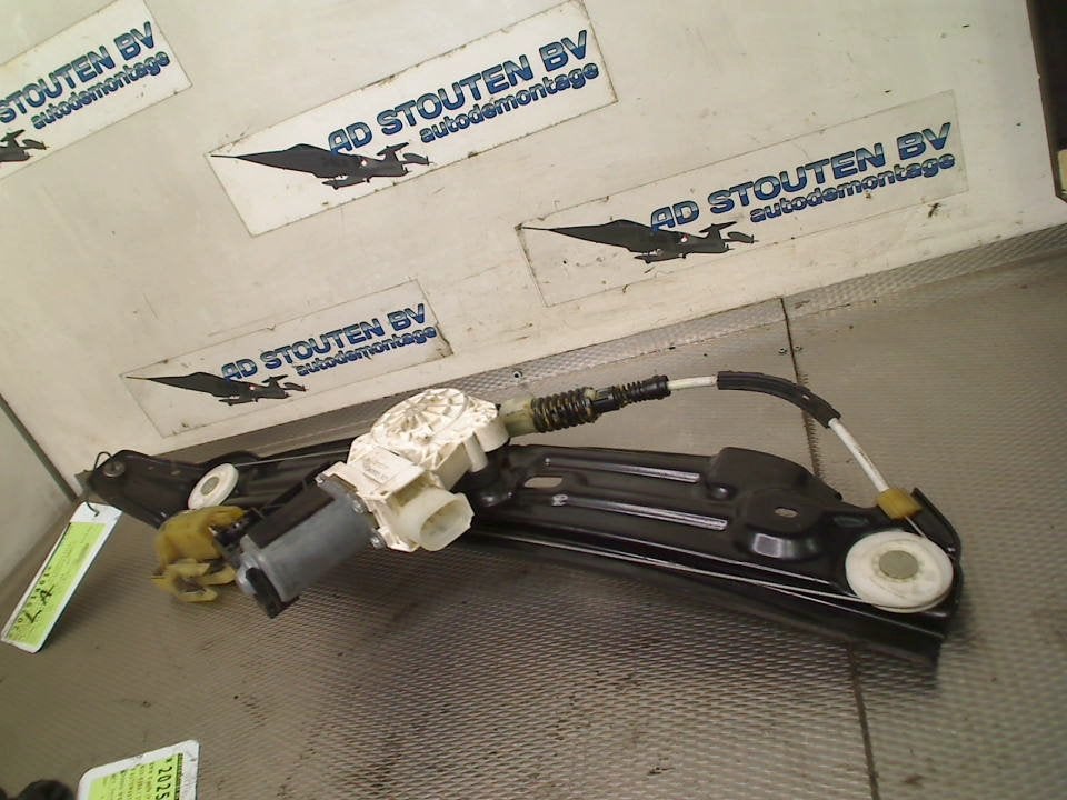 Raammechaniek Elek Links Achter BMW 5 serie (F10) 942888100, Auto-onderdelen, Gebruikt, Petuelring 130, München 80809, , Duitsland