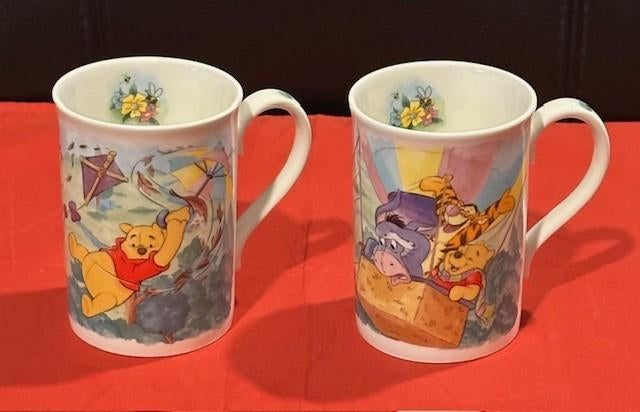 2x mok/beker Winnie the Pooh, Disney, Royal Grafton, Huis en Inrichting, Keuken | Servies, Ophalen, Overige typen, Zo goed als nieuw