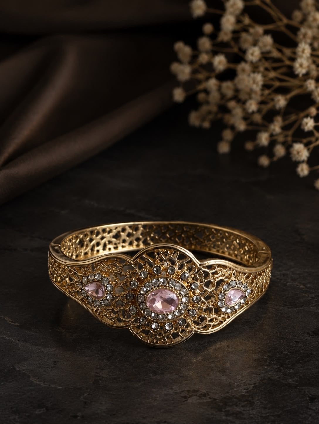 Nieuwe Elegante Marokkaanse Armband met Roze Edelstenen, Sieraden, Tassen en Uiterlijk, Armbanden, Overige materialen, Nieuw, Ophalen of Verzenden