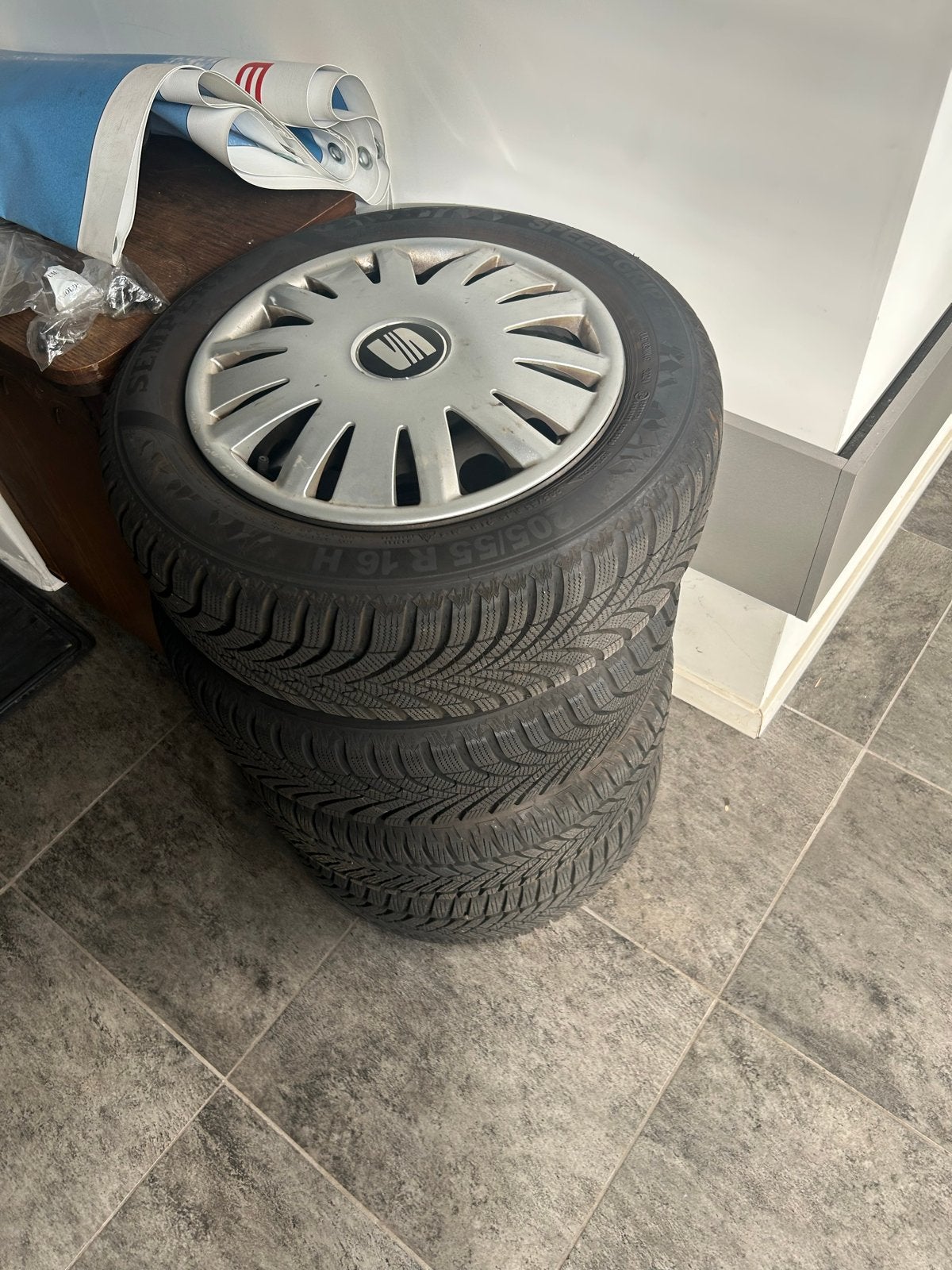 Winterbanden 205/55R16H 5x112 stalen velgen met wieldoppen, Ophalen, Gebruikt, 16 inch, Banden en Velgen