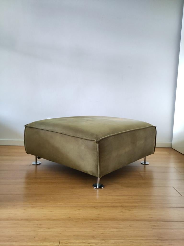 Groene hocker / poef met chromen poten, Ophalen, Gebruikt, Modern, Industrieel, Vierkant
