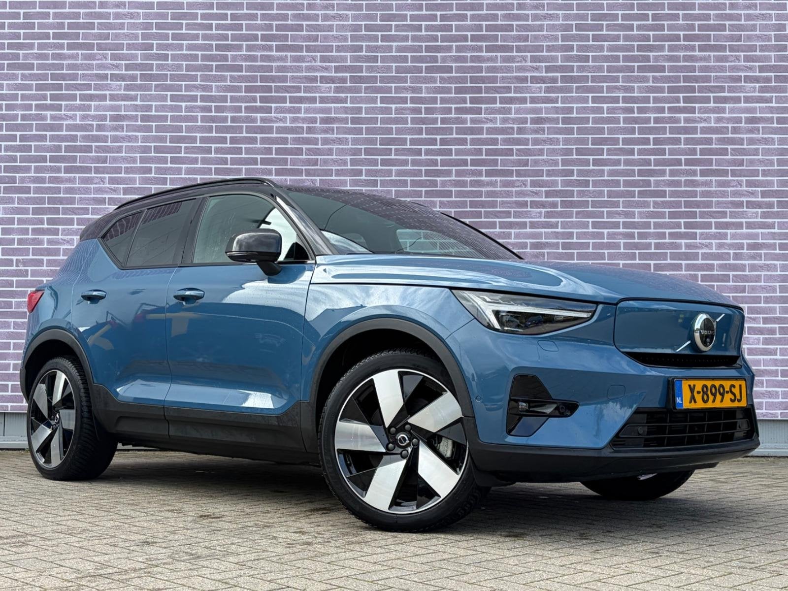 Volvo XC40 Recharge Twin Ultimate 82 kWh | Trekhaak | Harman, Auto's, 82 kWh, Blauw, Leder en Stof, Origineel Nederlands
