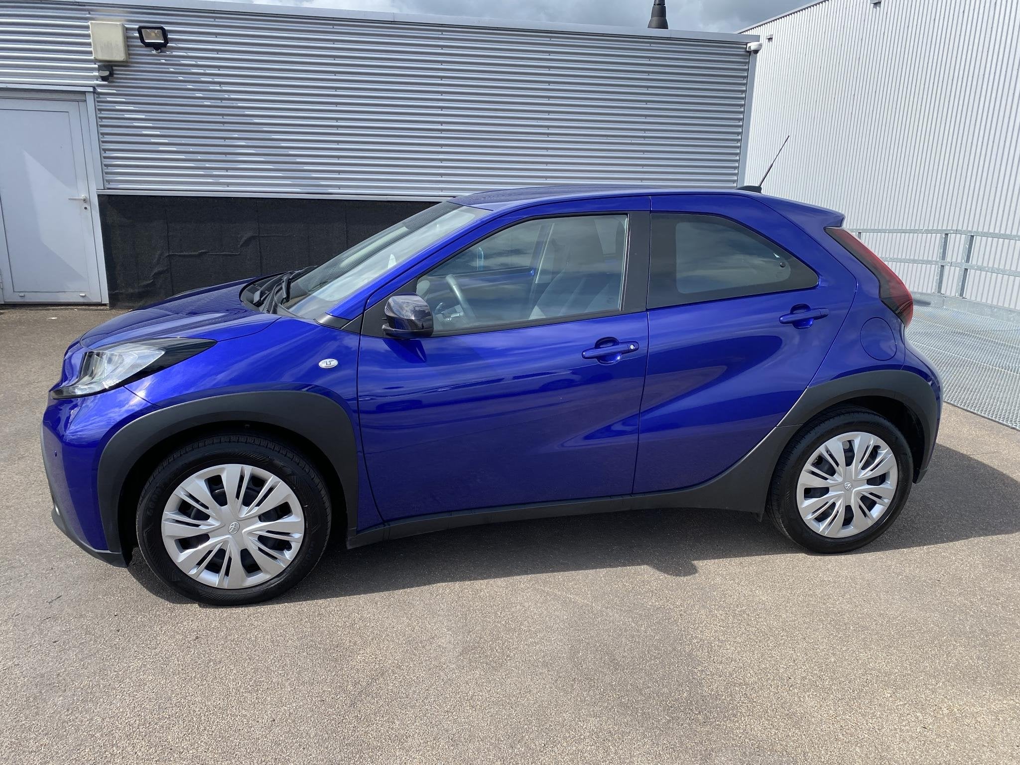 Toyota Aygo X 1.0 VVT-i S-CVT Play Lage KM stand, achteruitr, Dealer onderhouden, Stof, Gebruikt, Origineel Nederlands