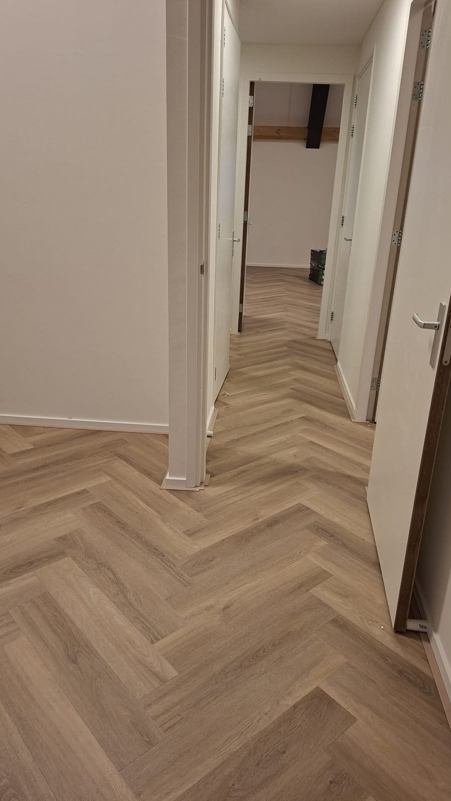 Laminaat leggen, verf, stukadoor, tapijt 0626236594, Ophalen of Verzenden